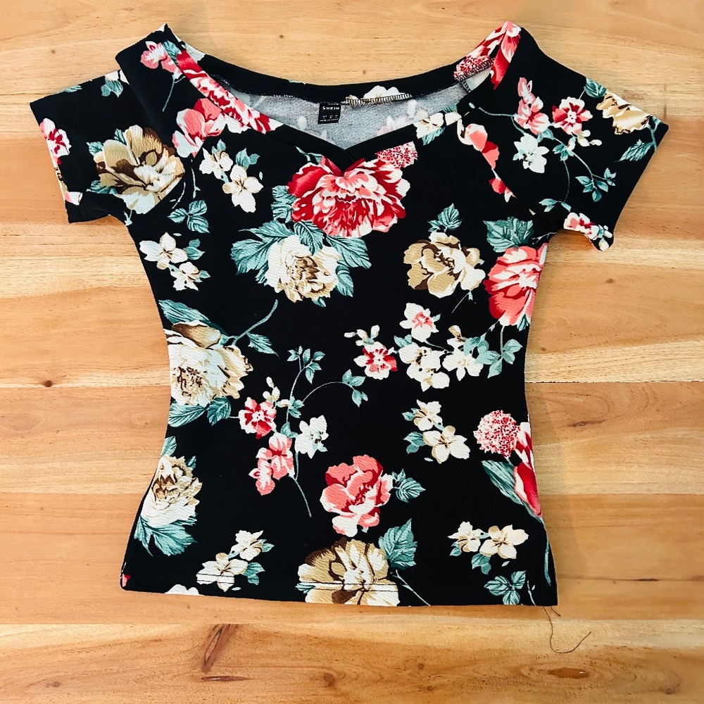 Floral V-neck top